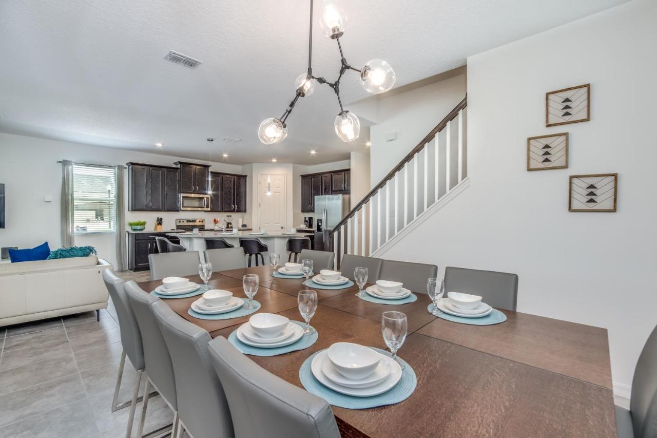 8916 Caroline Bay Court * Orlando