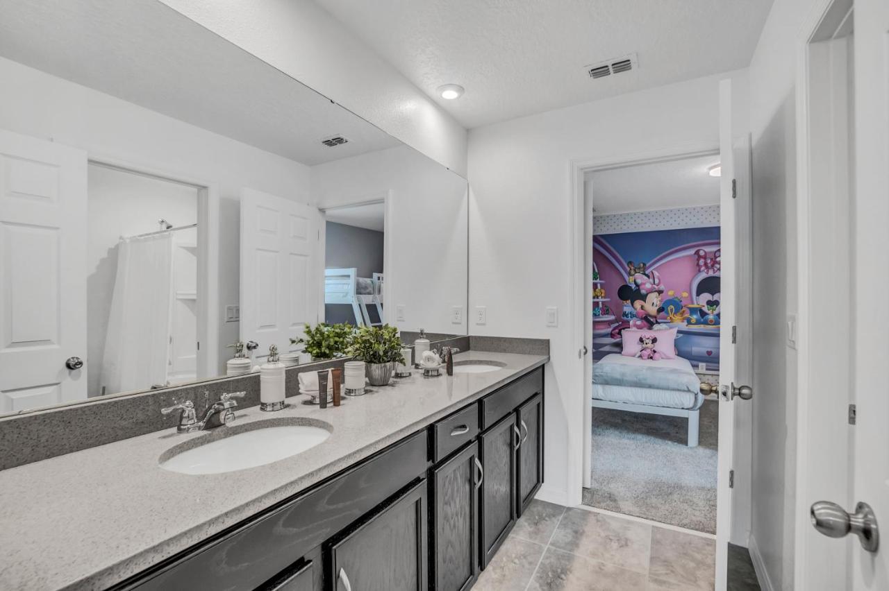 8916 Caroline Bay Court Villa