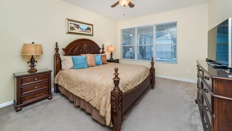 Stunning 5 Bedroom 5 Bath Pool In Windsor Hills *
