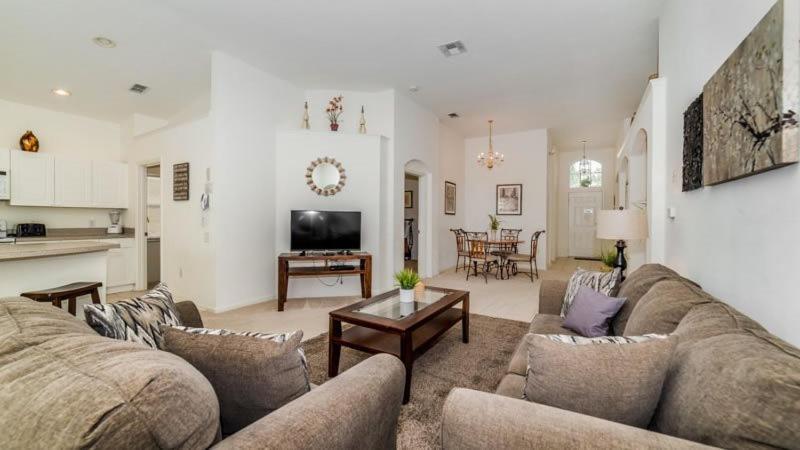 Holiday home 4 Bedroom 3 Bathroom Vacation In Kissimmee