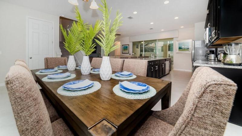 Gorgeous Solara 4 Bedroom Pool Holiday home