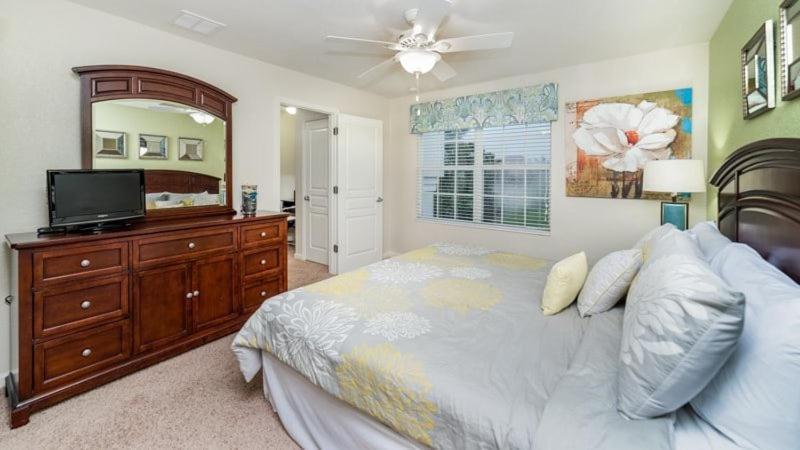 Stunning 6 Bedroom 4 Bath Pool In Windsor Hills Holiday home