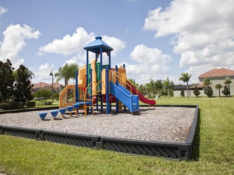 4 Bedroom 3 Bath Town House In Kissimmee Holiday home