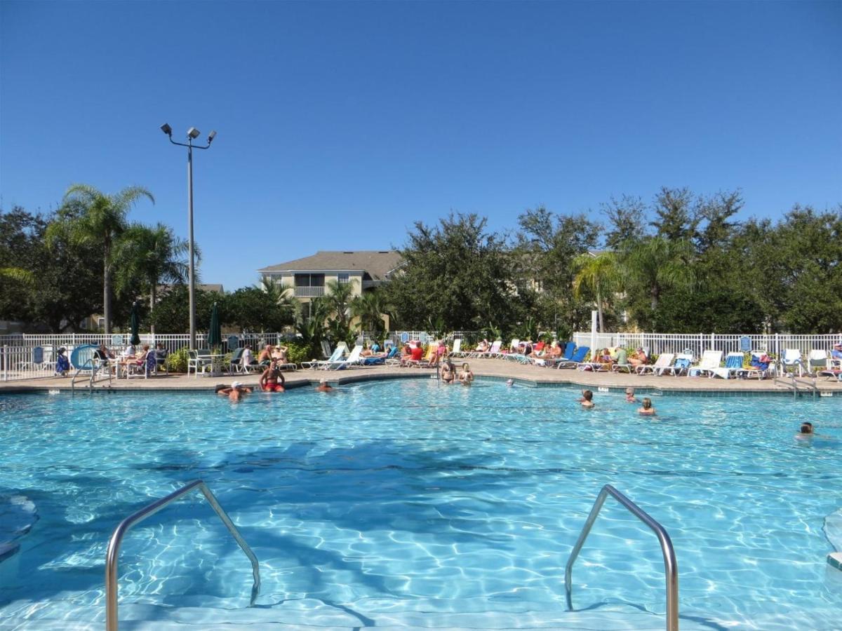 Gorgeous 4 Bedroom 2 Bath Pool Close To *