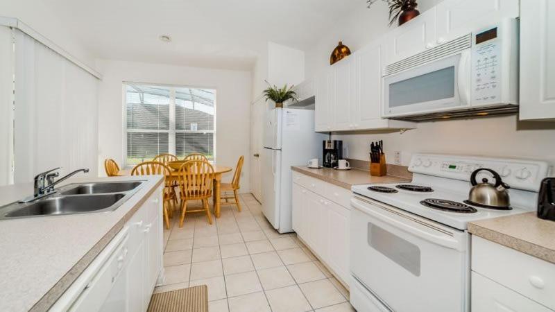 4 Bedroom 3 Bathroom Vacation In Kissimmee Holiday home *