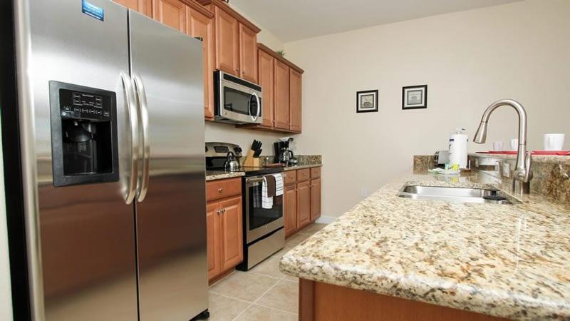 4 Bed 3 Bath Town In The Stunning Paradise Palms *