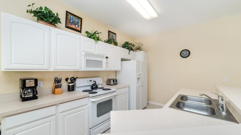 Stunning 5 Bedroom 5 Bath Pool In Windsor Hills Holiday home Orlando