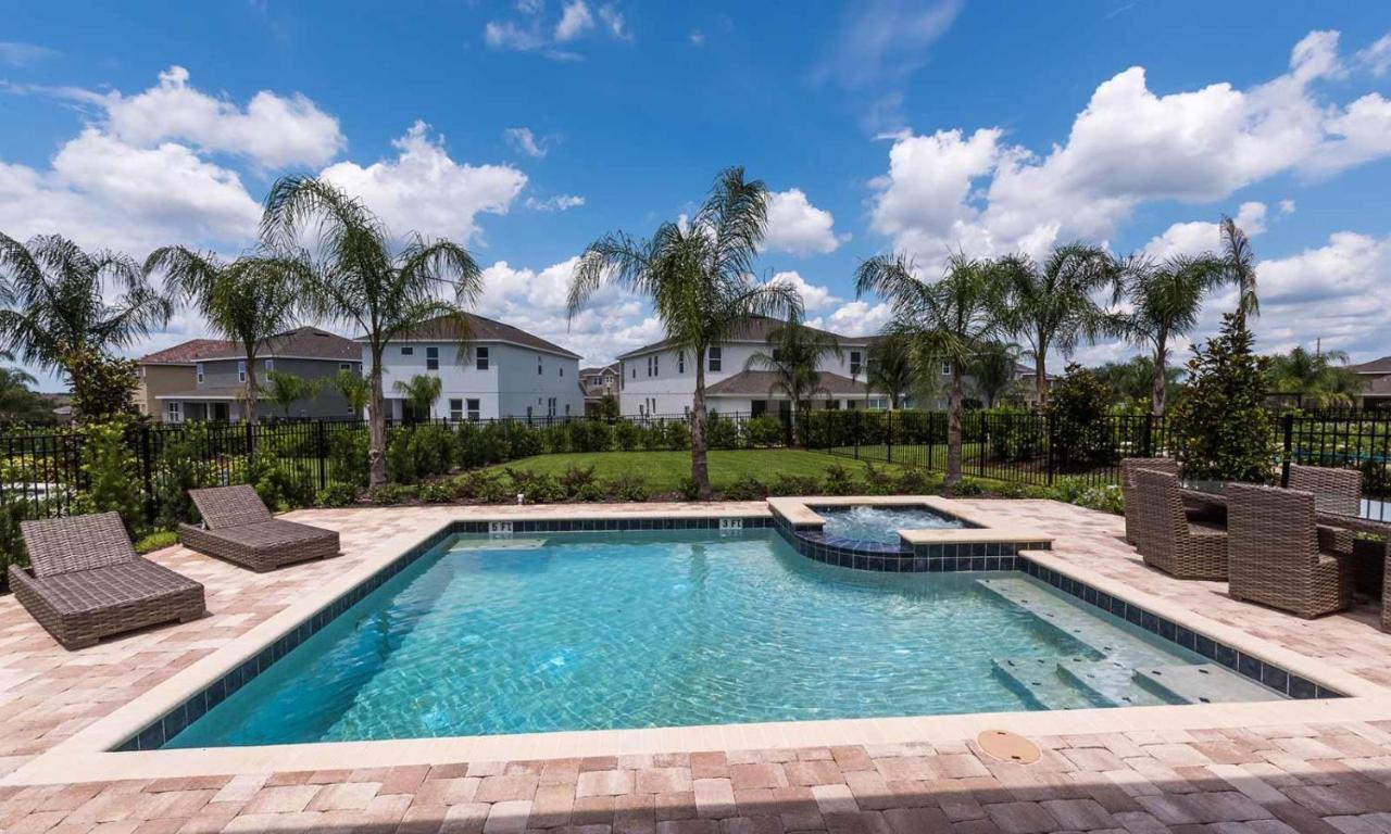 Charming 6 Bdrm With Open Living At Encore Orlando