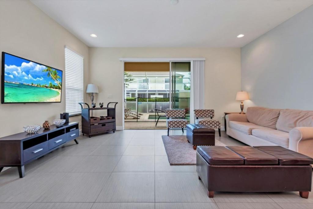 Serenity 3 Bed Townhome Townhouse Orlando
