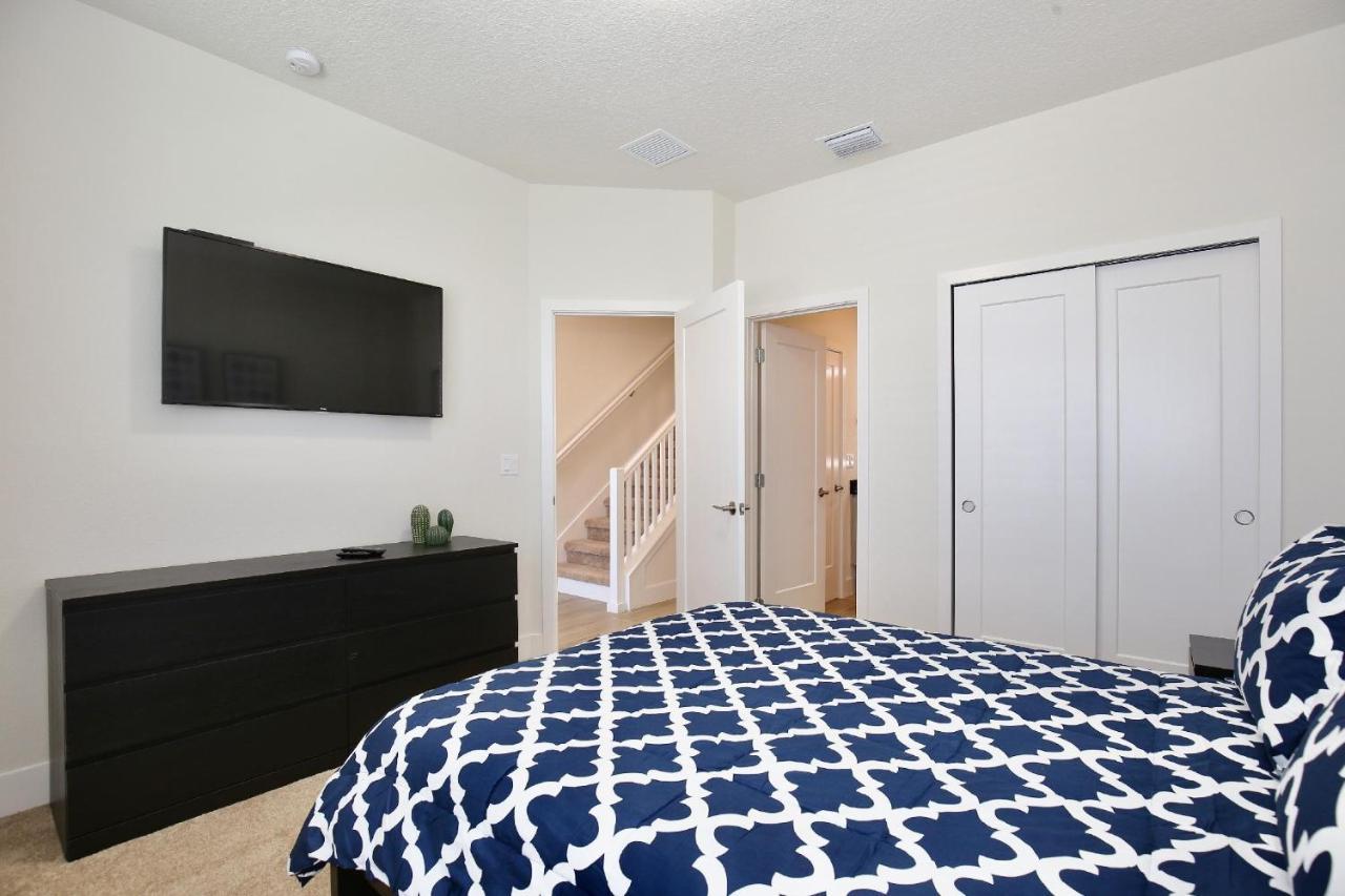 Great 4 Bedroom Townhouse In Hidden Forest, With Private Pool! * Orlando
