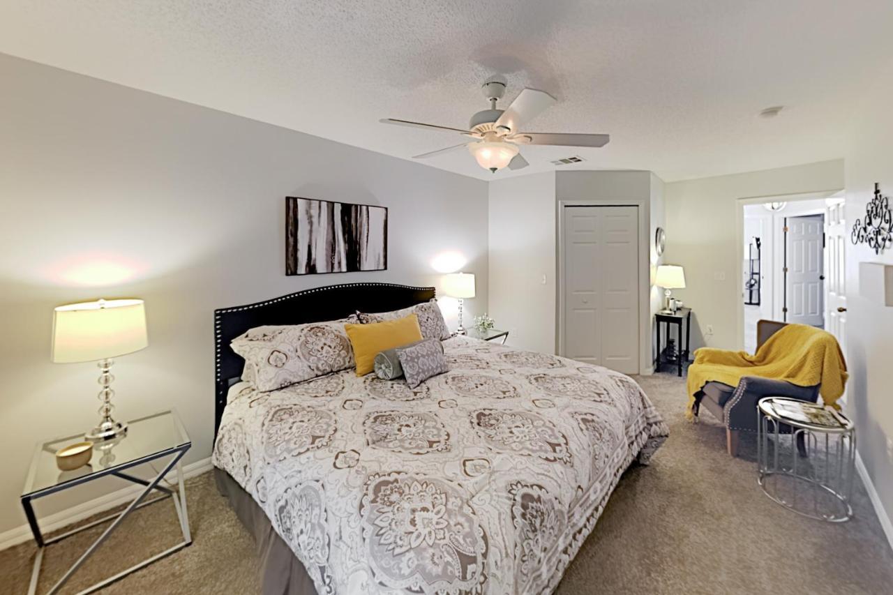 Renovated Emerald Island Gem, Heated Pool & Tennis Townhouse *