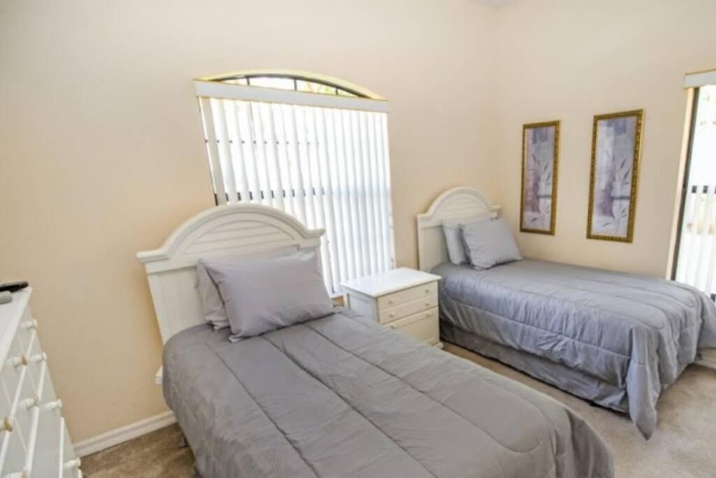 Serene 4-Bedroom Lakeview Retreat With South-Facing Pool & Sun-Drenched Outdoor Living * Orlando