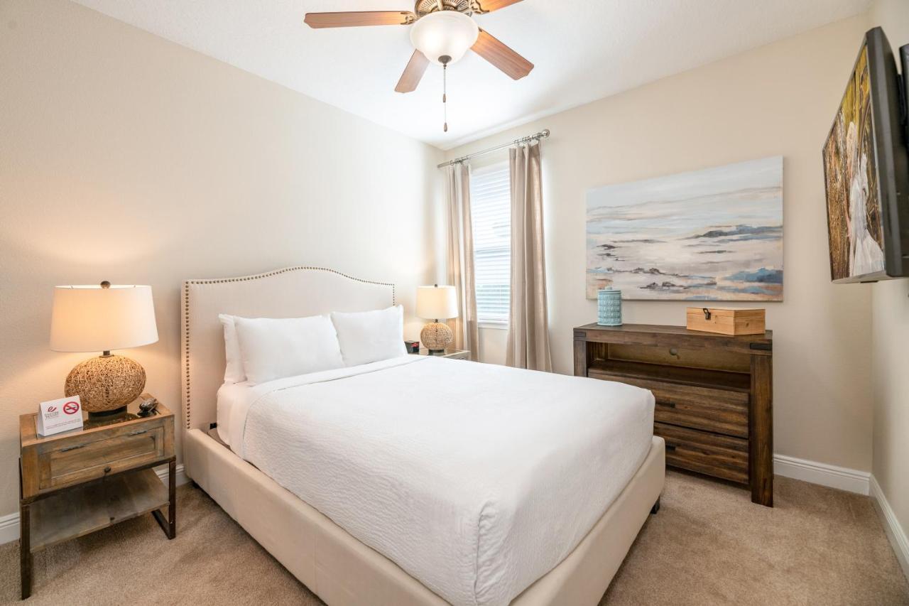 Holiday home Modern Retreat: Water Park Access & Amenities Orlando