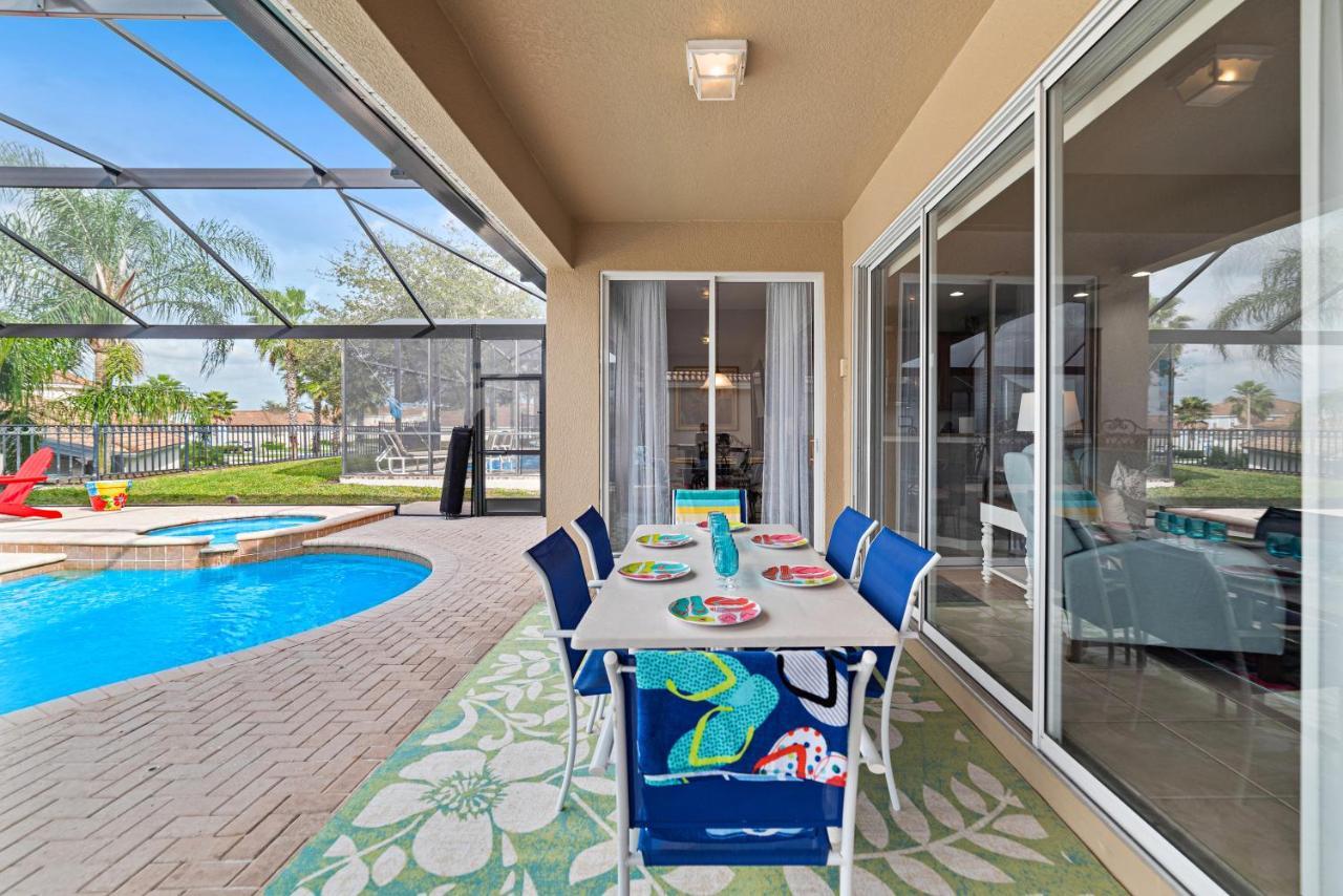 Villa Lilo's Paradise In Windsor Hills