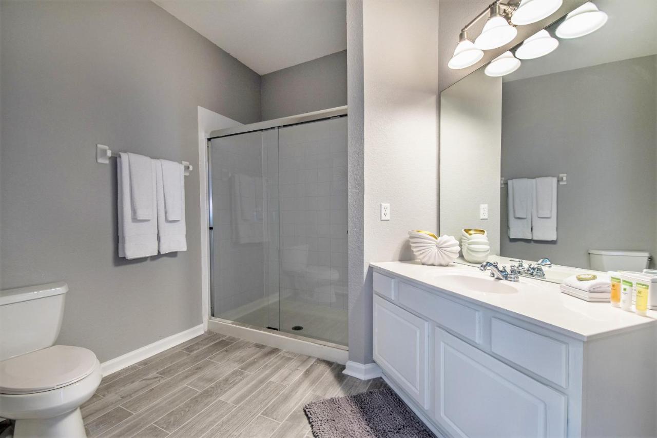 Apartment Luxury Pet Friendly Condo, Near Clubhouse & Pool *