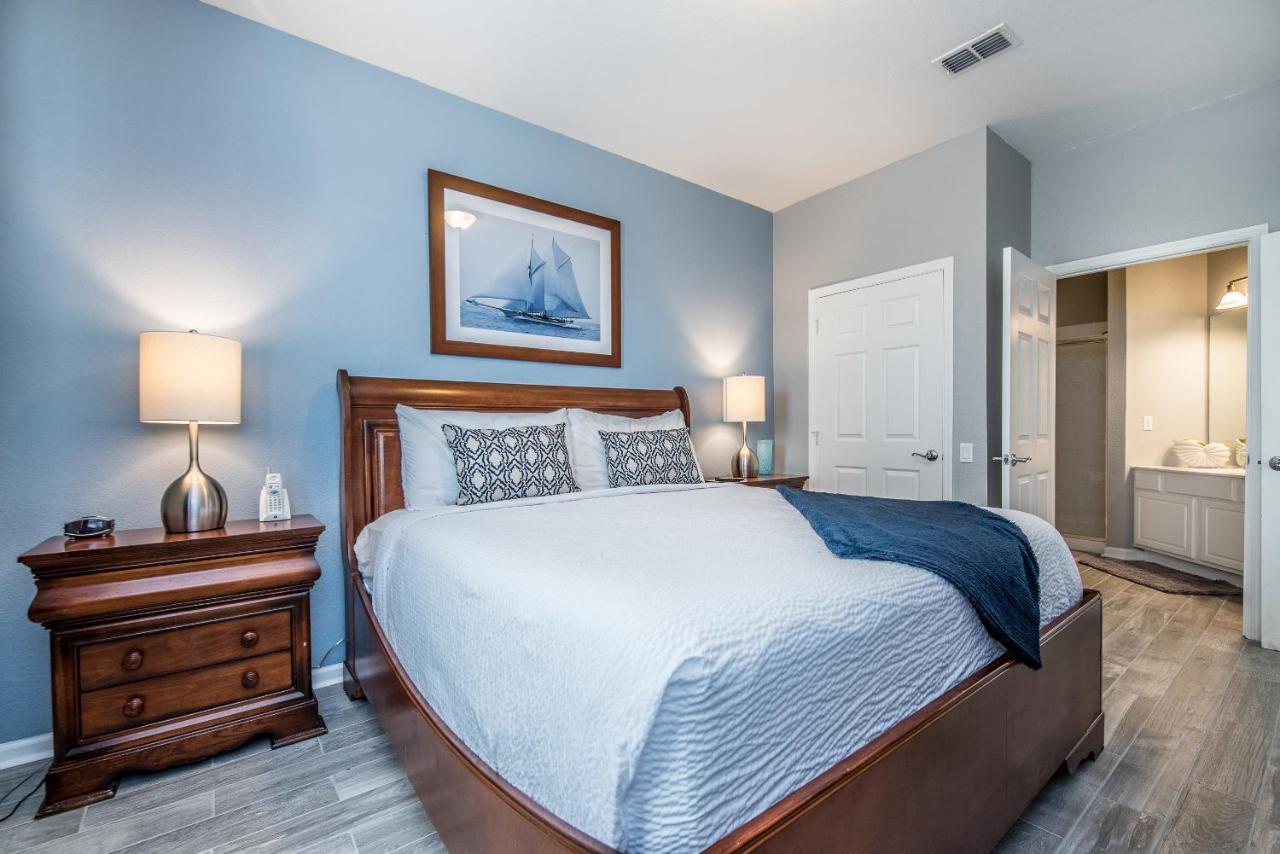 Luxury Pet Friendly Condo, Near Clubhouse & Pool Orlando