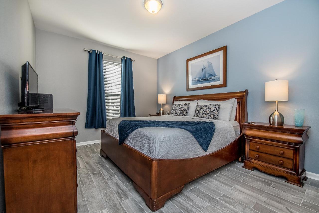 Luxury Pet Friendly Condo, Near Clubhouse & Pool Apartment *