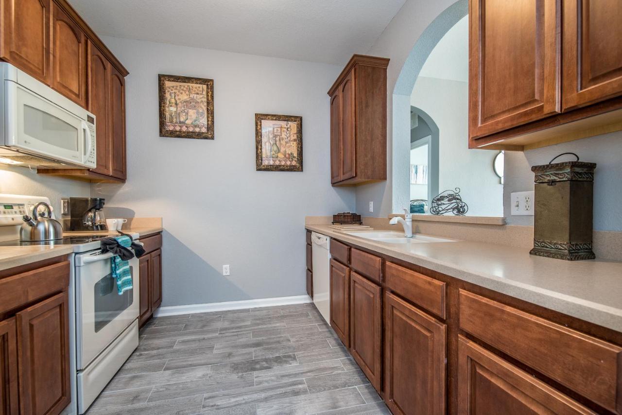 Luxury Pet Friendly Condo, Near Clubhouse & Pool Apartment
