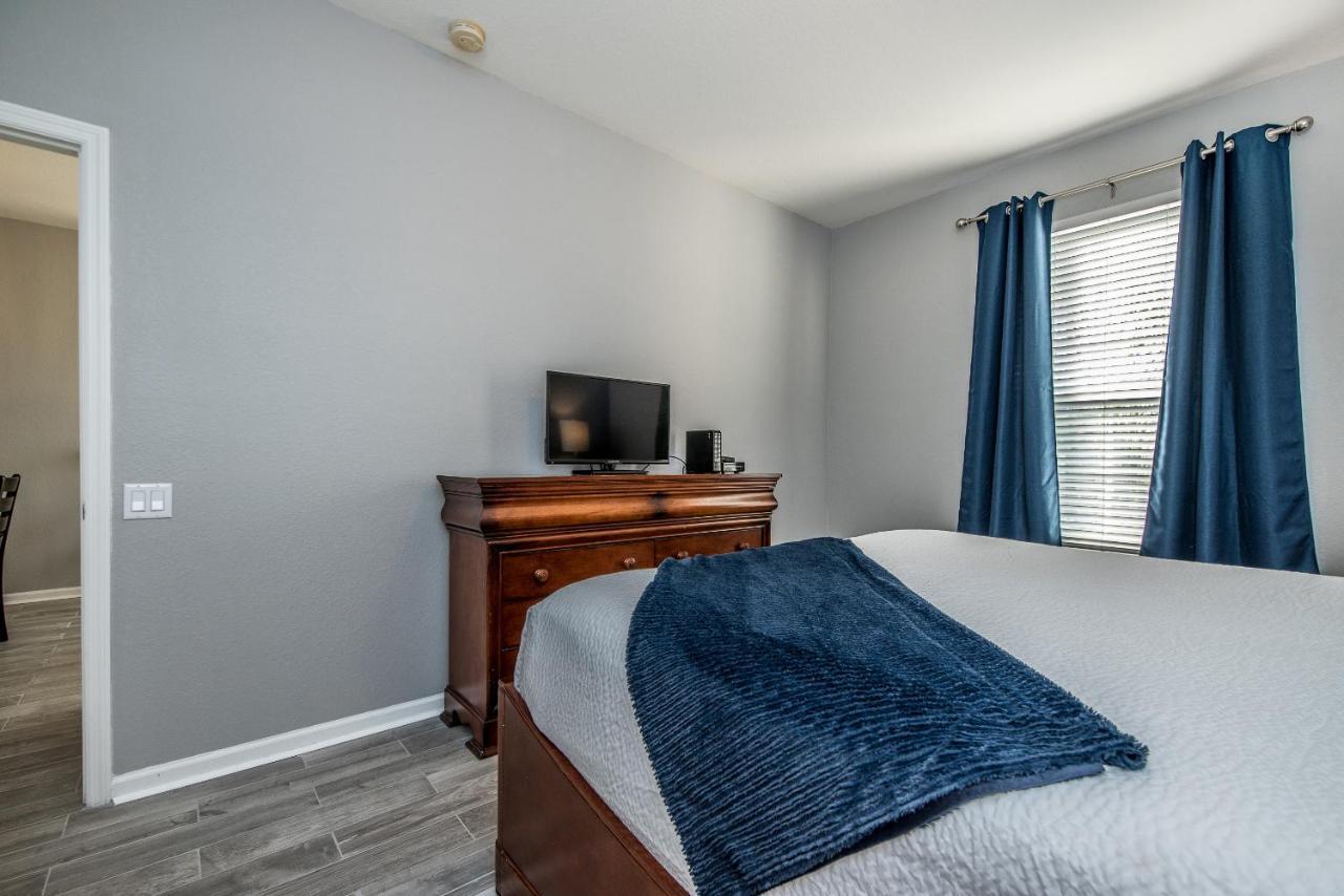 Luxury Pet Friendly Condo, Near Clubhouse & Pool Apartment