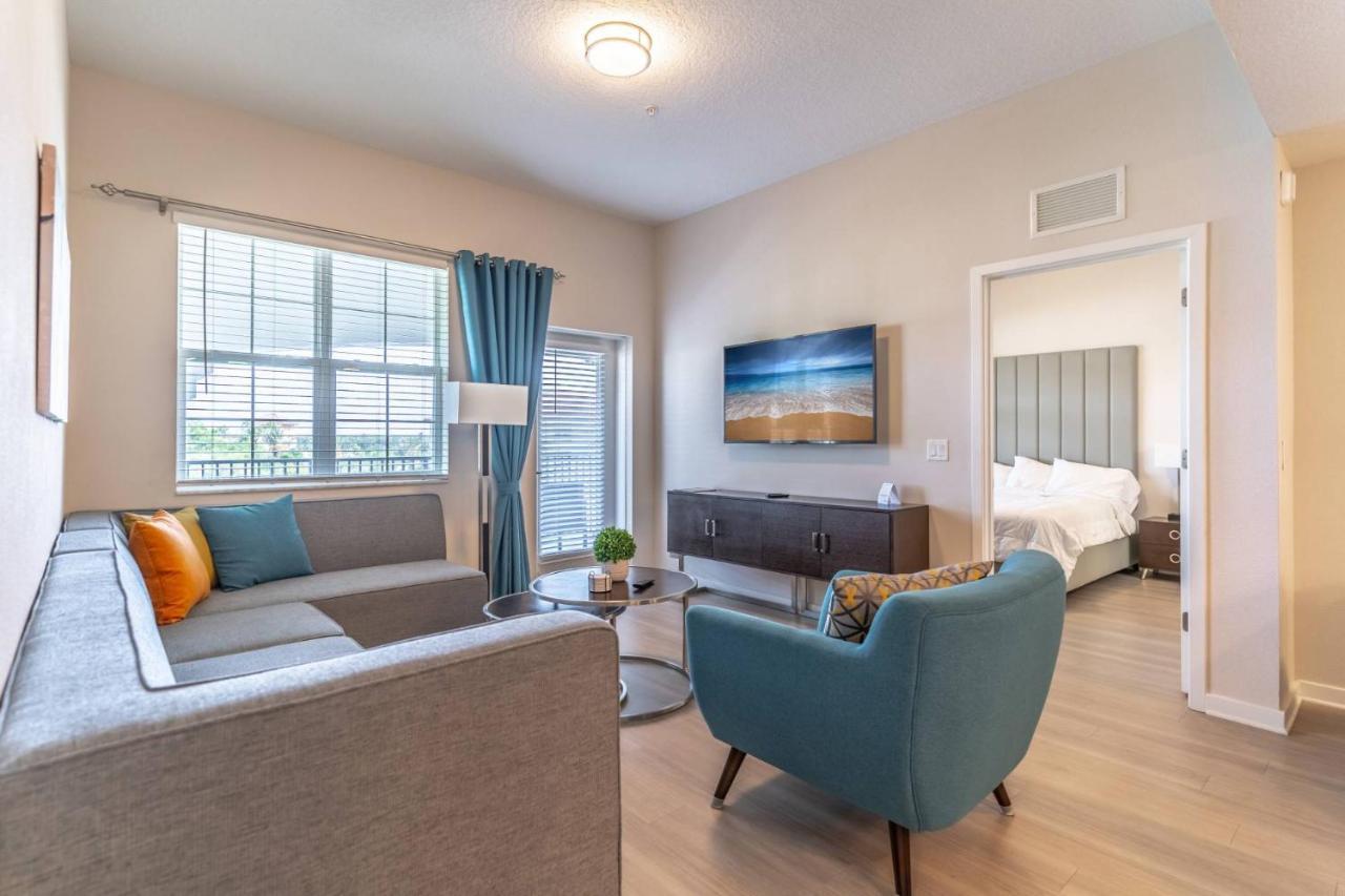 4012 Vista Cay *