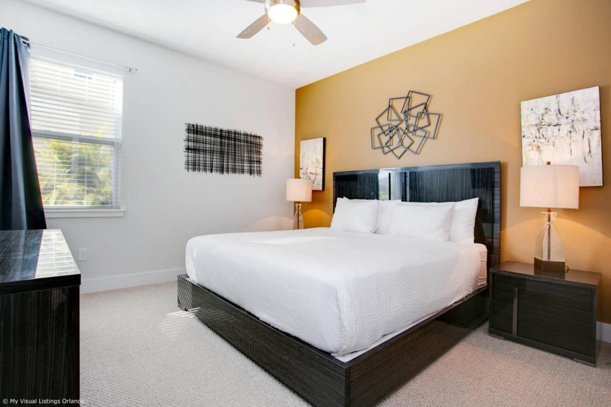 Holiday home Stylish Family Private Pool/spa 10min Disneyworld Sleeps 22 *