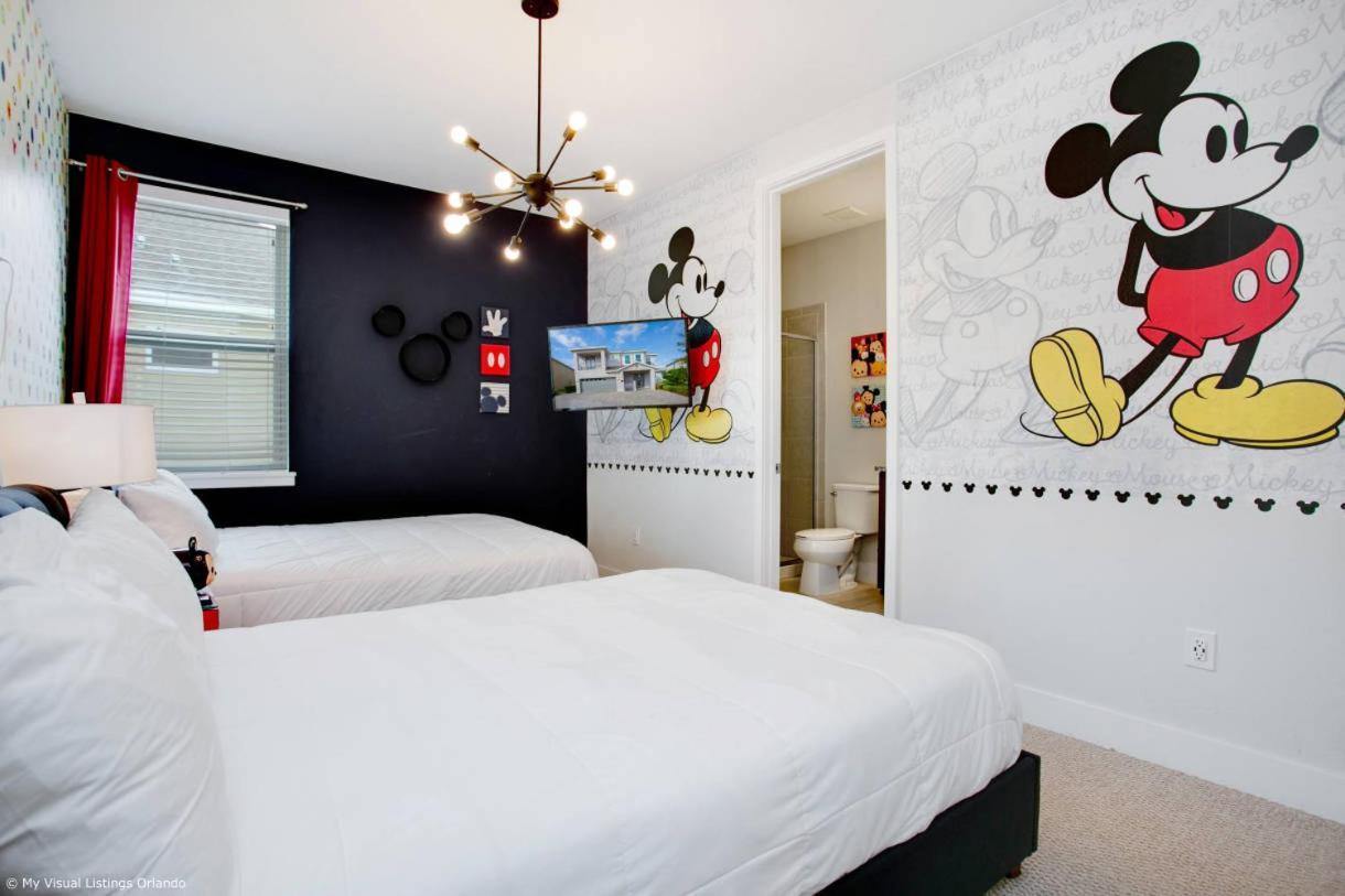 Stylish Family Private Pool/spa 10min Disneyworld Sleeps 22 Holiday home