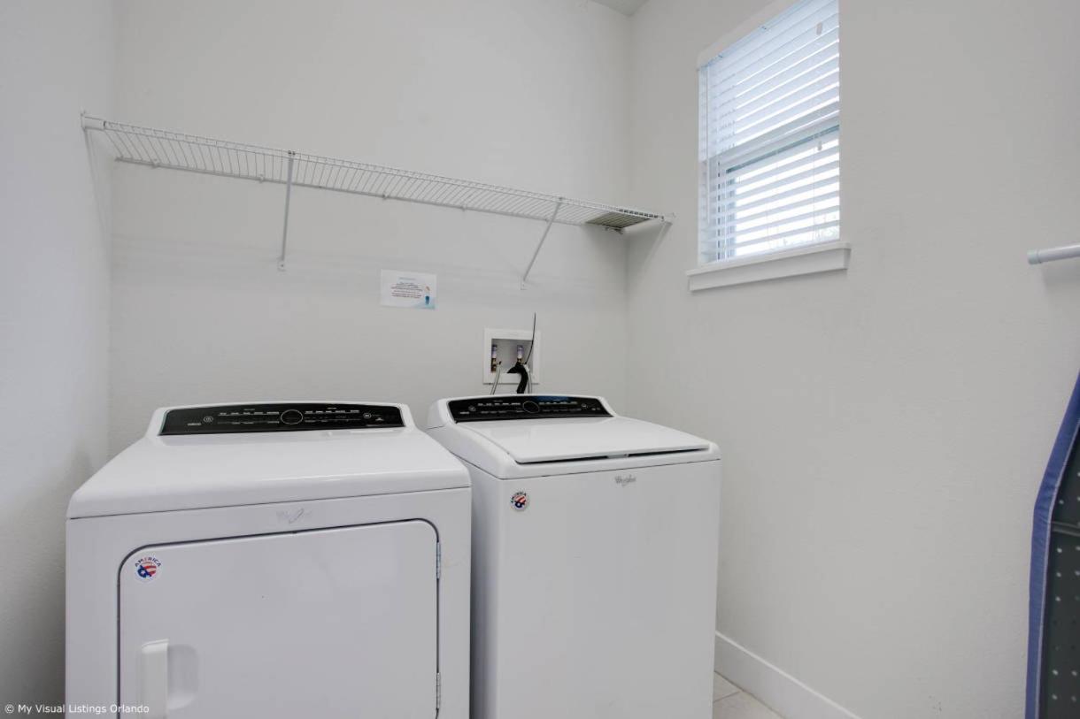 Holiday home Stylish Family Private Pool/spa 10min Disneyworld Sleeps 22 Orlando