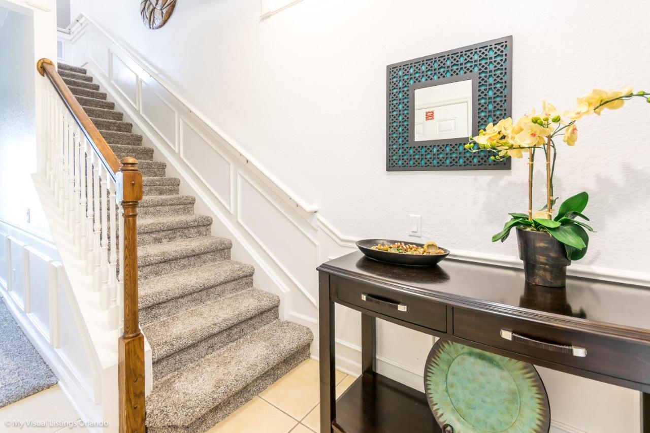 Elegant 3-story Townhome W Garage Holiday home *