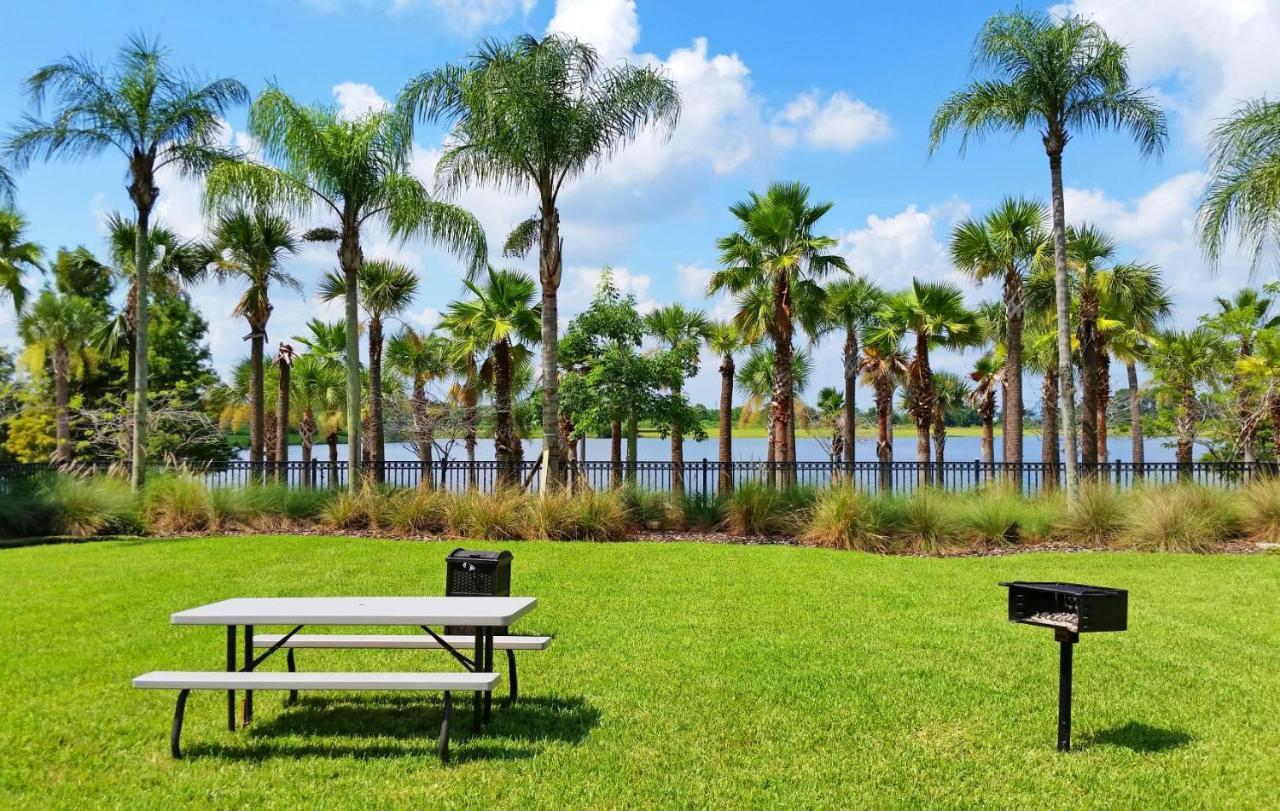 Holiday home Beautiful 3-story Vista Cay Townhome Near