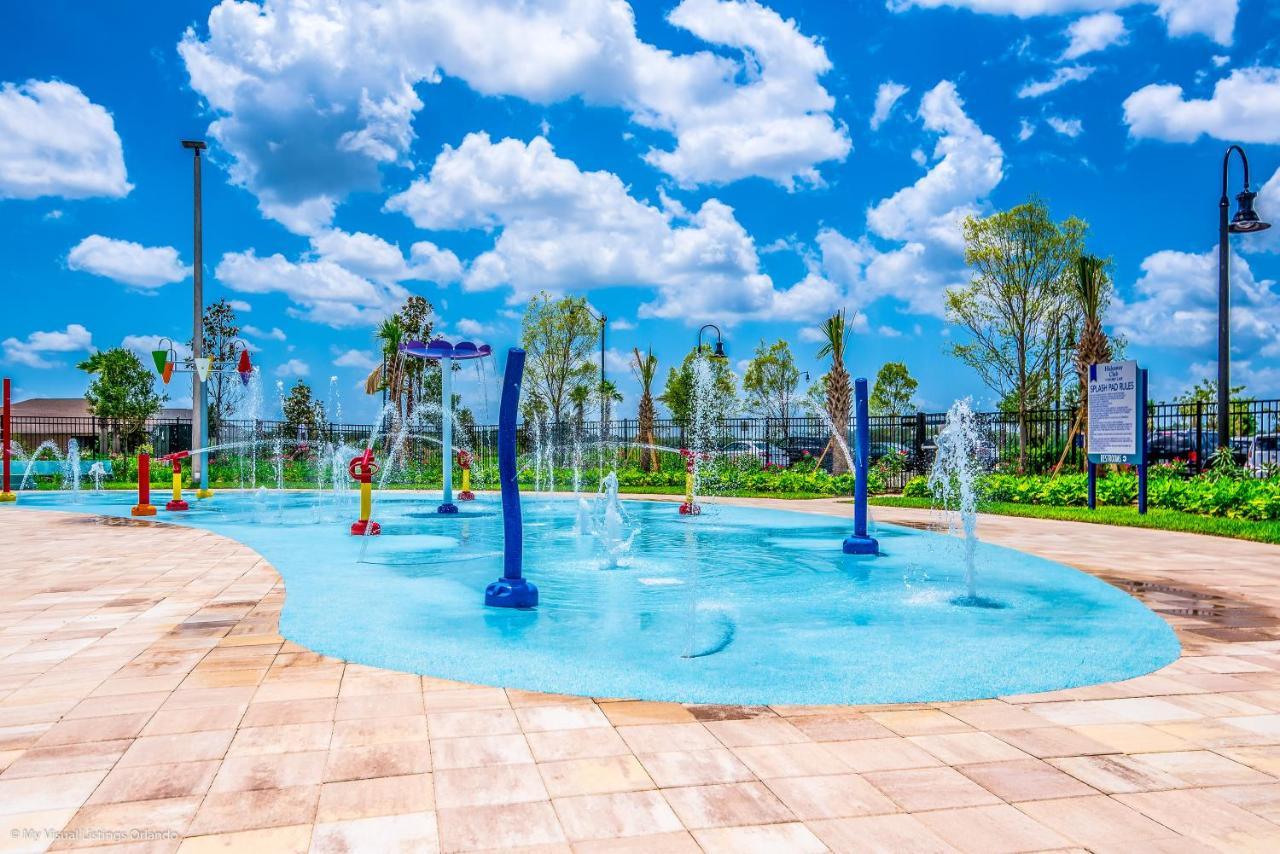Stunning Wprivate Pool Free Water Park Holiday home *