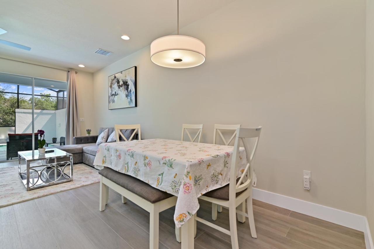 Holiday home New Spacious & Tranquil Townhouse Near - 4br, 3fb, And Pool *