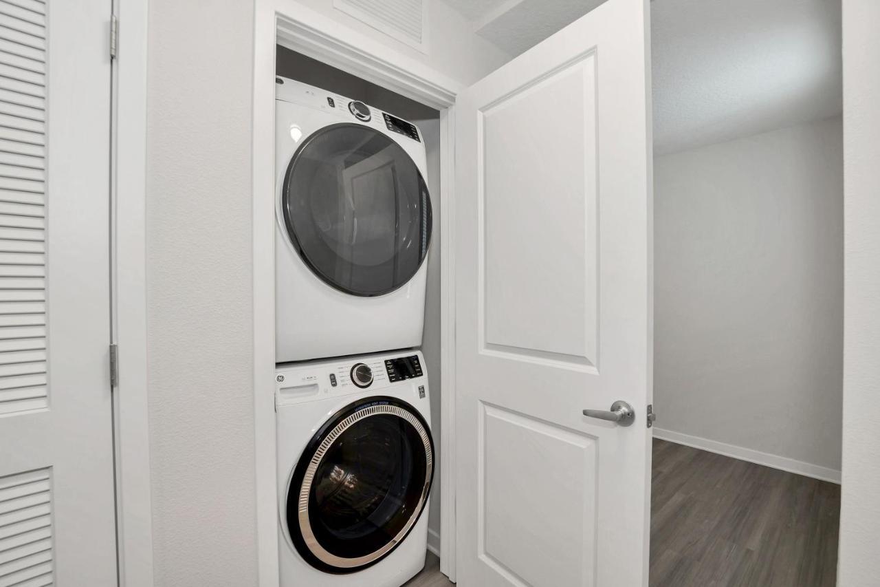 Newly Renovated Wfree Access Apartment *
