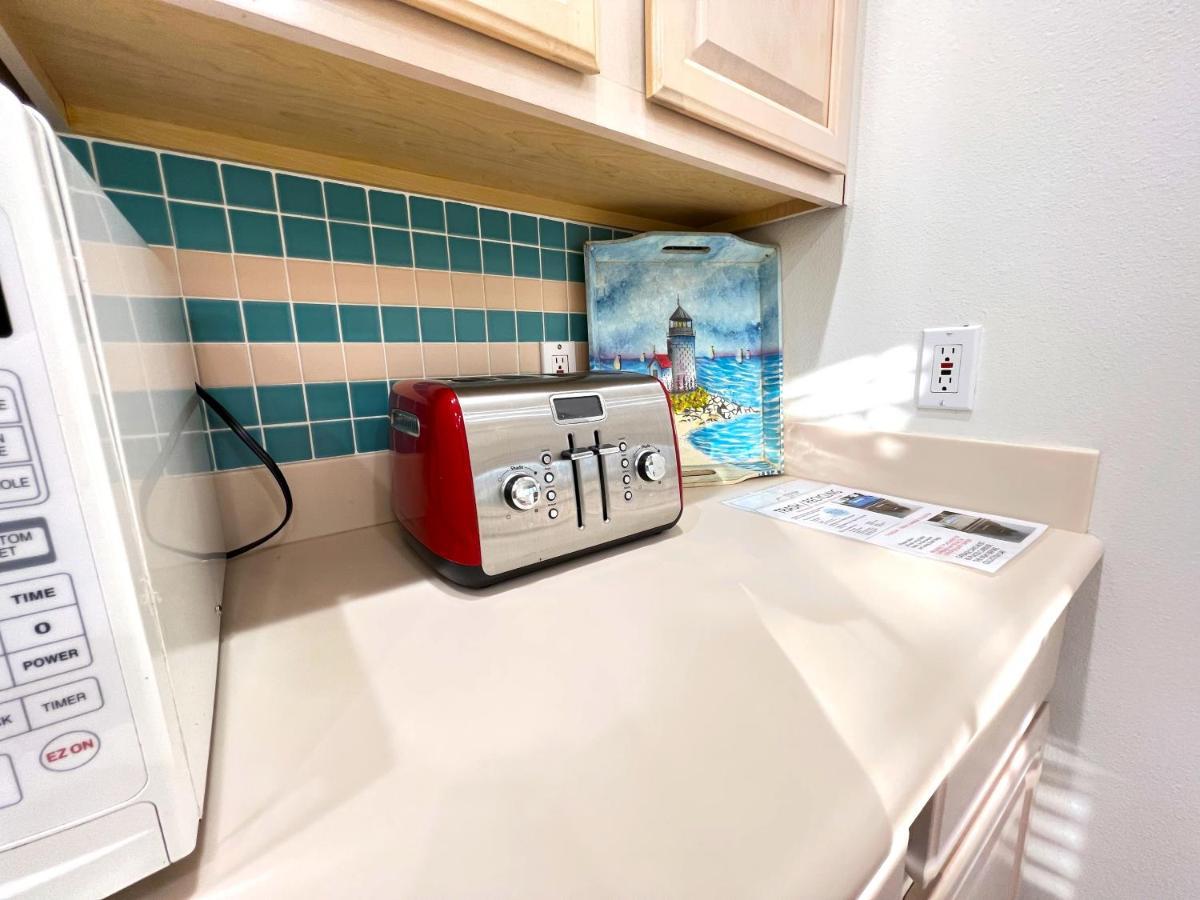 Mickey's Lakefront Retreat: Disney-close Luxury With Pool & Hot Tub *
