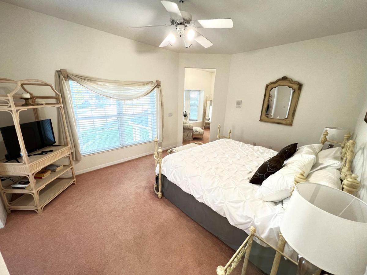 Mickey's Lakefront Retreat: Disney-close Luxury With Pool & Hot Tub Holiday home *