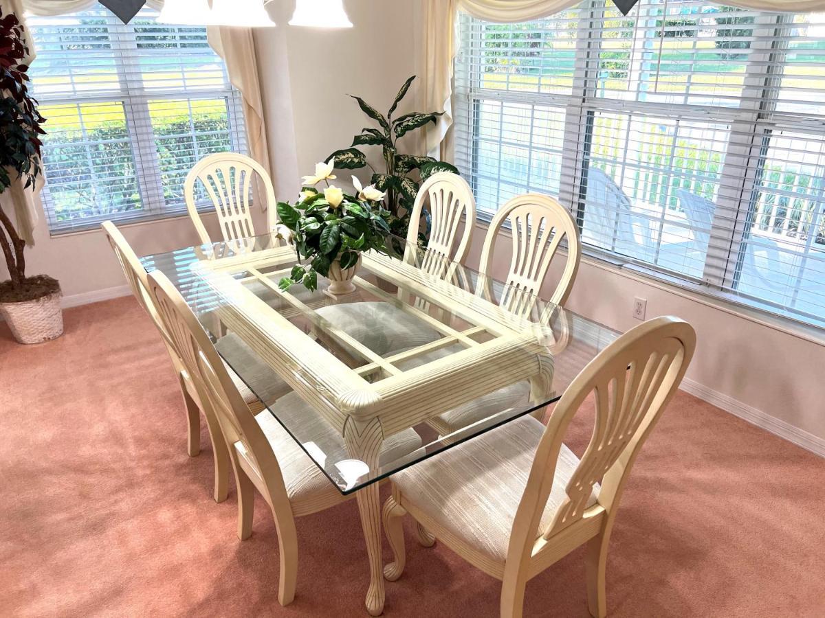 Mickey's Lakefront Retreat: Disney-close Luxury With Pool & Hot Tub Holiday home *