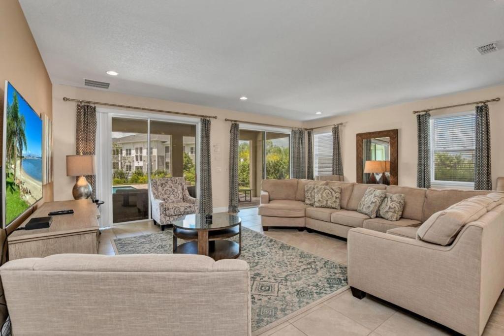Reunion Golf 8 Bed 8 Bath Amazing Pool Villa