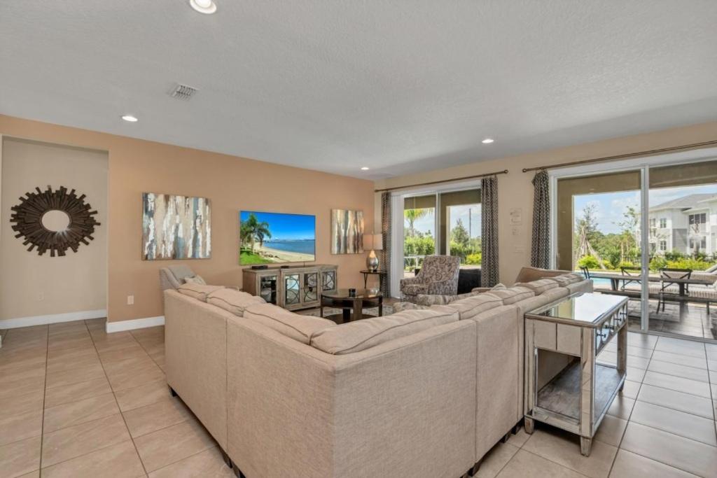 Reunion Golf 8 Bed 8 Bath Amazing Pool Villa *