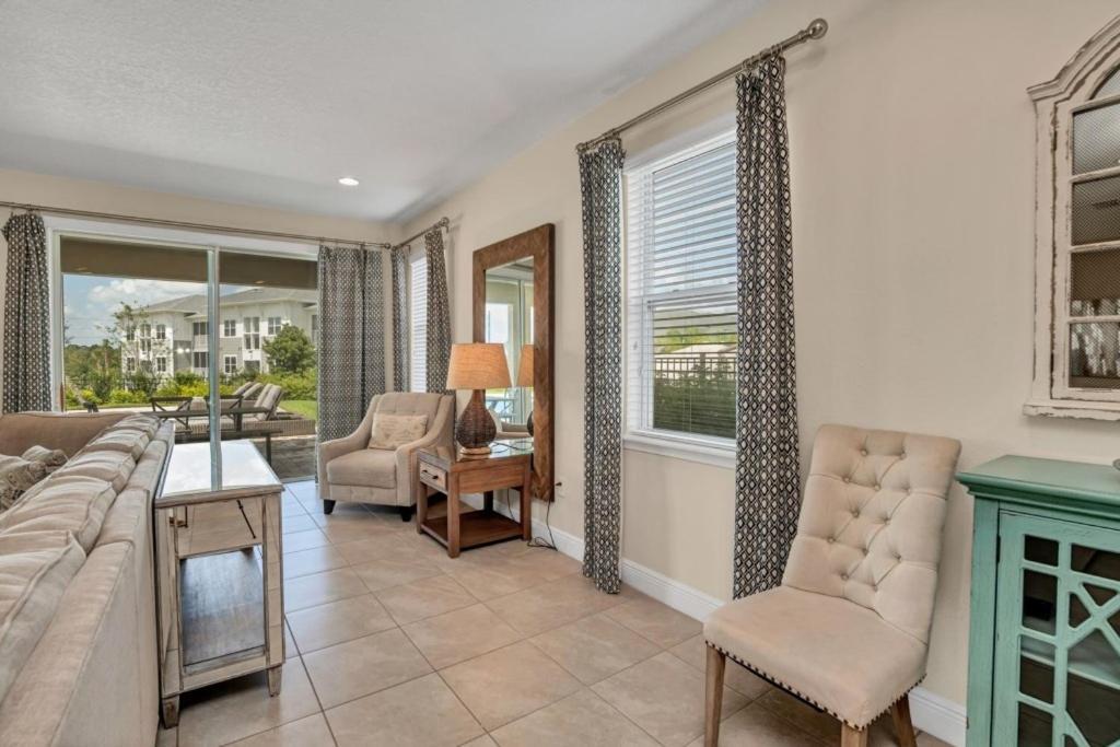 Villa Reunion Golf 8 Bed 8 Bath Amazing Pool *