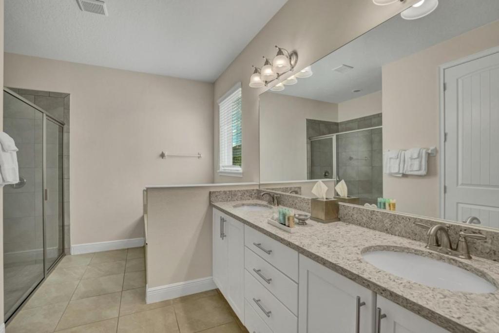 Reunion Golf 8 Bed 8 Bath Amazing Pool