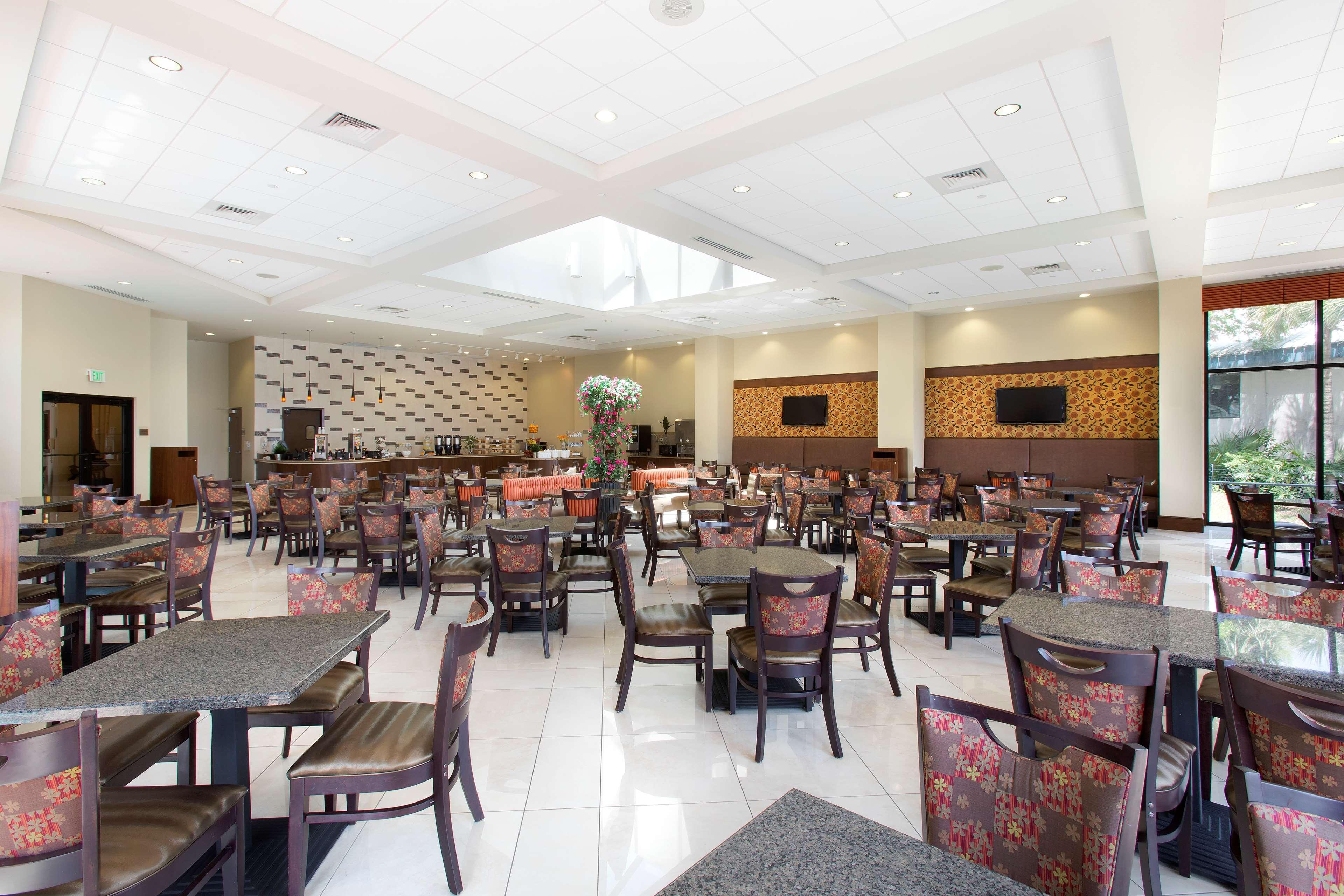Ramada Plaza By Wyndham & Intl Drive - Newly Renovated! 3* Orlando