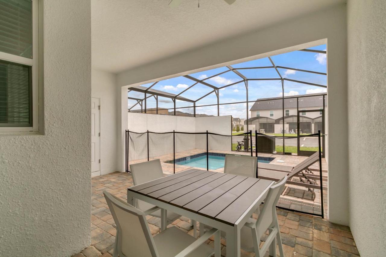 4 Bedrooms - 4,5 Bathrooms - Solara 8964 Ad *