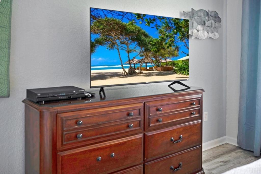 3 Bed Penthouse Near Convention Center!