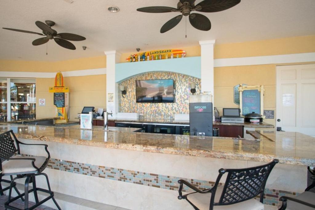 3 Bed Penthouse Near Convention Center! Apartment