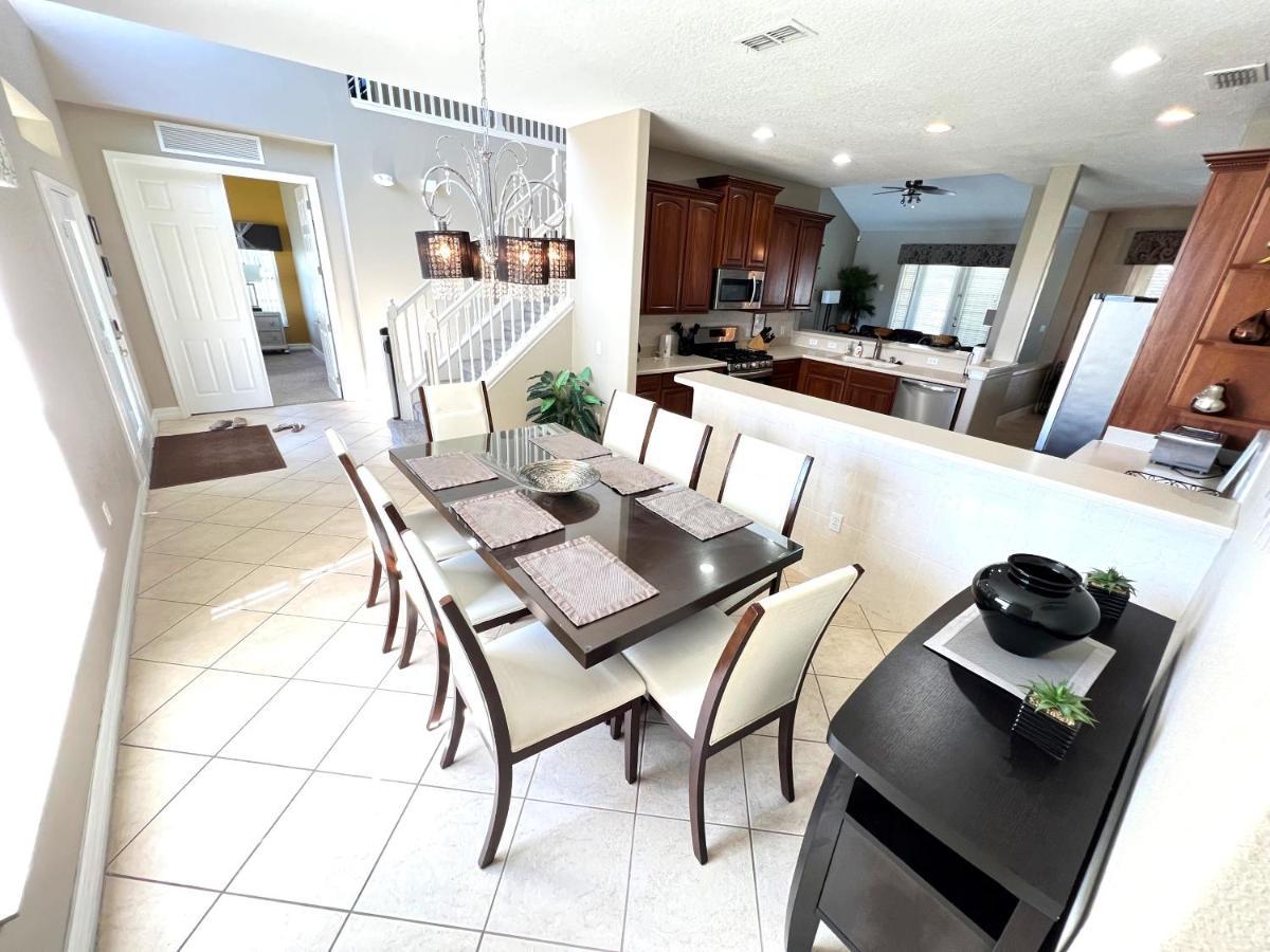 Mickey's Escape: Magical Lakeview With Pool, Hot Tub & Proximity Orlando