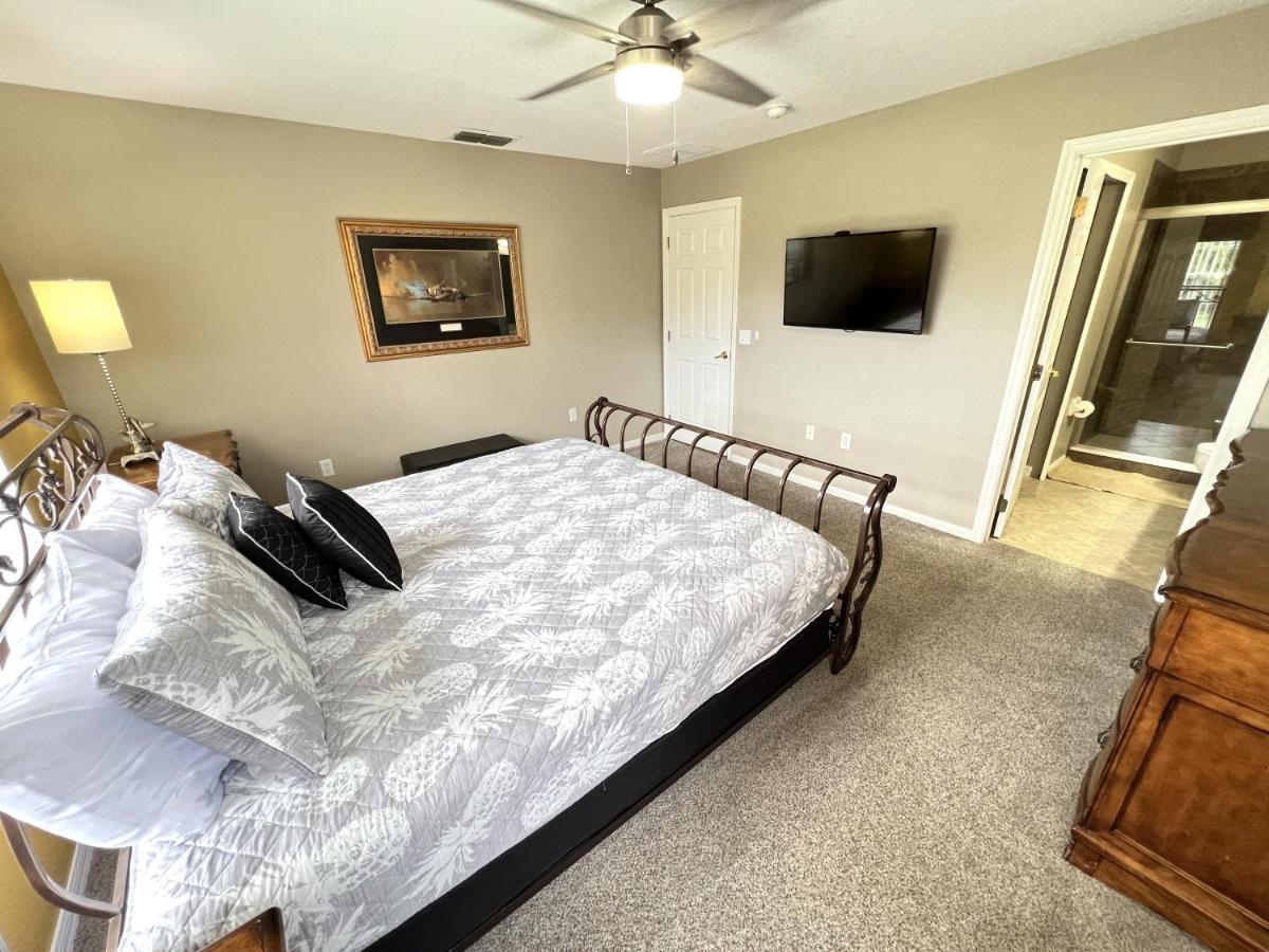 Mickey's Escape: Magical Lakeview With Pool, Hot Tub & Proximity *