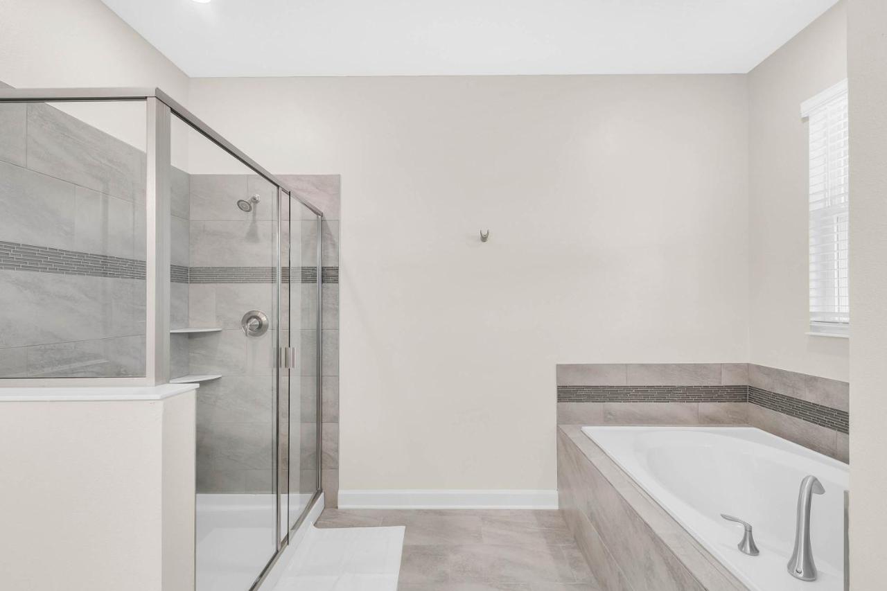 9 Bedrooms - 5 Bathrooms - Champions Gate 8824 Cb Holiday home *