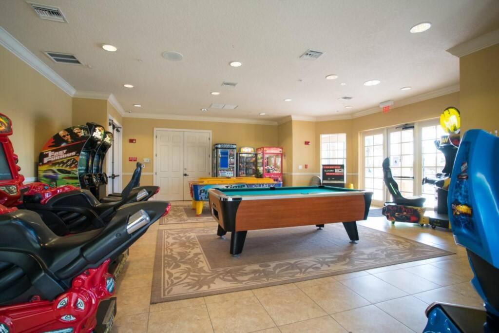 Stylish Vista Cay Lakeview Elegance Near Theme Parks, And Walk To The Convention Center Apartment Orlando