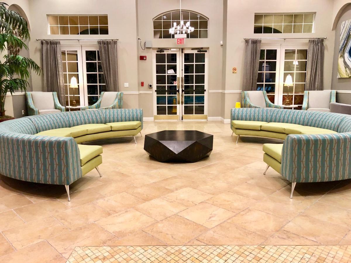 Stylish Vista Cay Lakeview Elegance Near Theme Parks, And Walk To The Convention Center Apartment Orlando