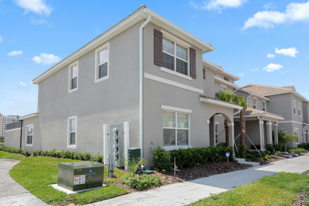 Holiday home Storey Amenities Include And Private Pool *