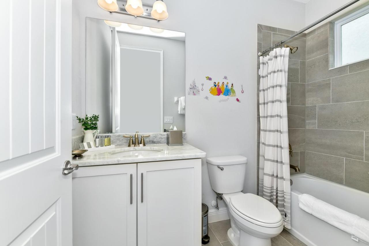 Modern With Private Pool Near With Amenities By Rentyl - 7655f Holiday home